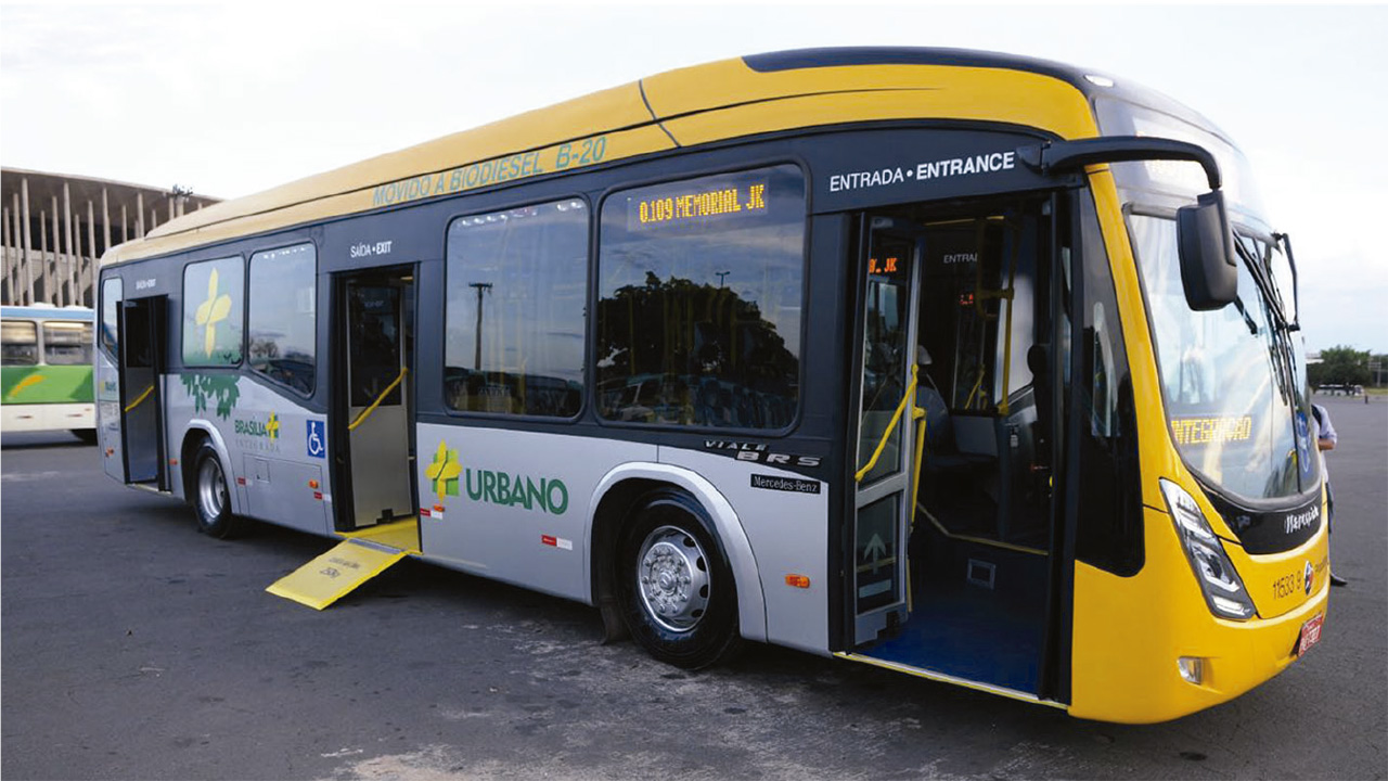 Ônibus com portas dos dois lados passam a operar em 13 de janeiro - Dia