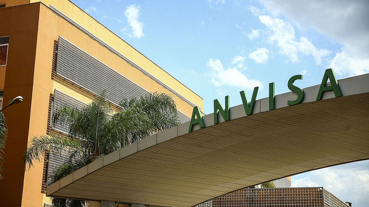 Fachada do edifício sede da Agência Nacional de Vigilância Sanitária (Anvisa).